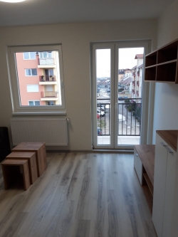 NOVA GARSONJERA U KERTVAROŠU