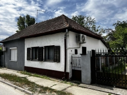 DVOJNA KUĆA U BLIZINI CENTRA